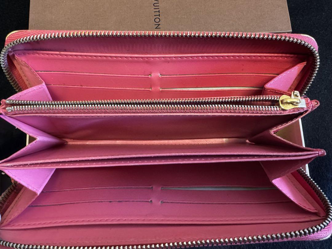 LOUIS VUITTON ヴェルニ　ジッピーウォレット　ピンク