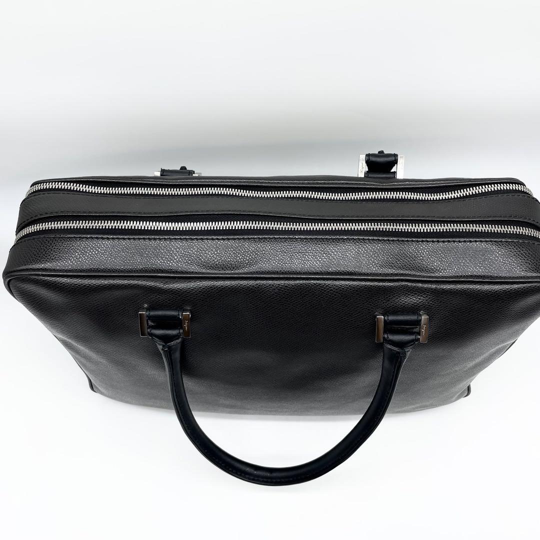 【美品】フェラガモ 2WAY ビジネスバッグ レザー 濃灰 ロゴショルダー