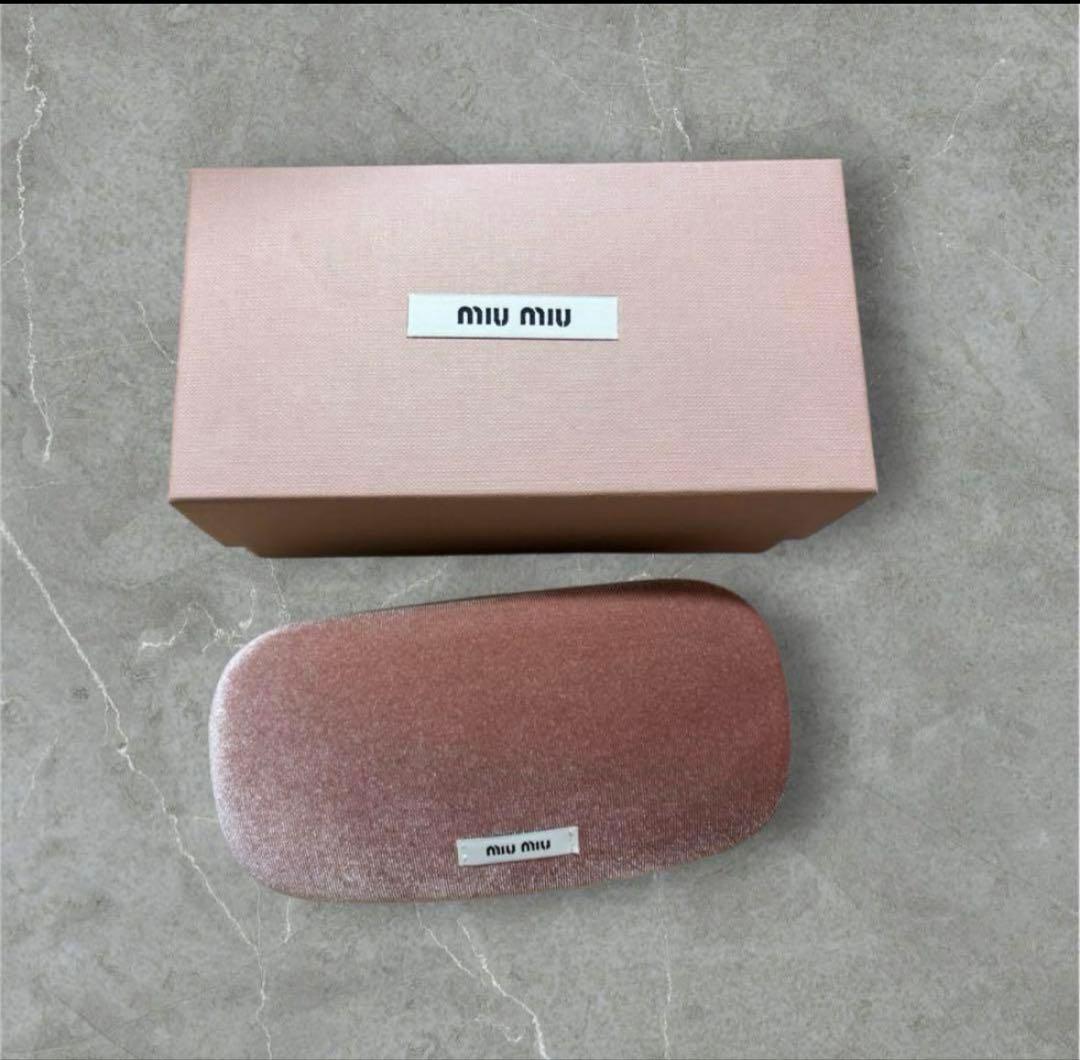 【極美品】Miu Miu ブラックフレーム ランウェイメガネ　伊達メガネ