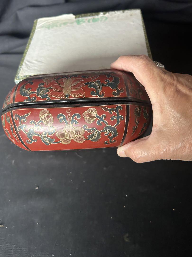 琉球鳳凰赤色 漆器 重箱 花と動物模様