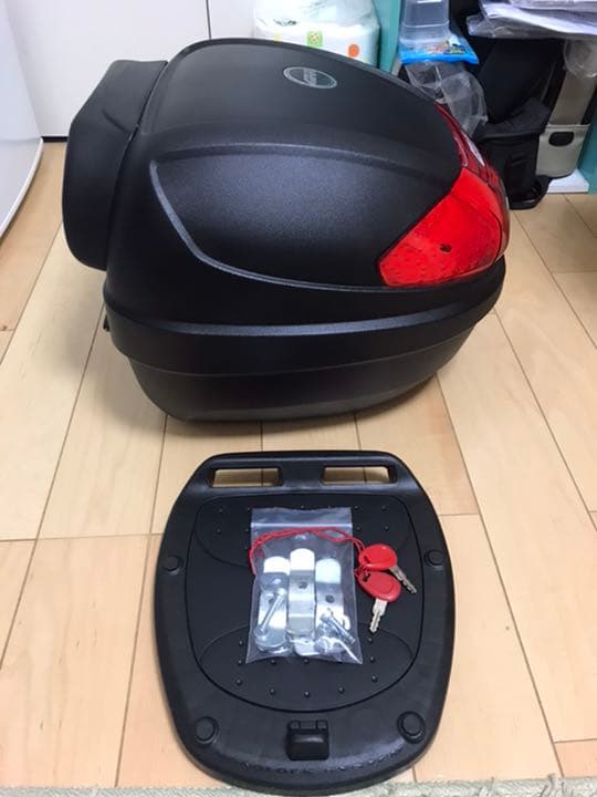 代引き人気 givi リアボックス30L バックレスト付き アクセサリー