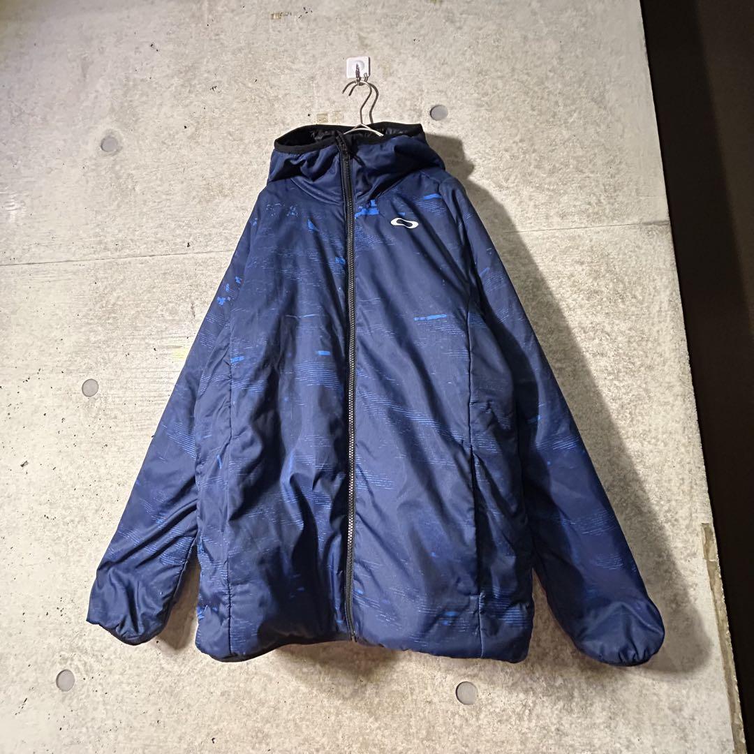 美品】OAKLEY フルジップ ライト中綿 フーディパーカー L