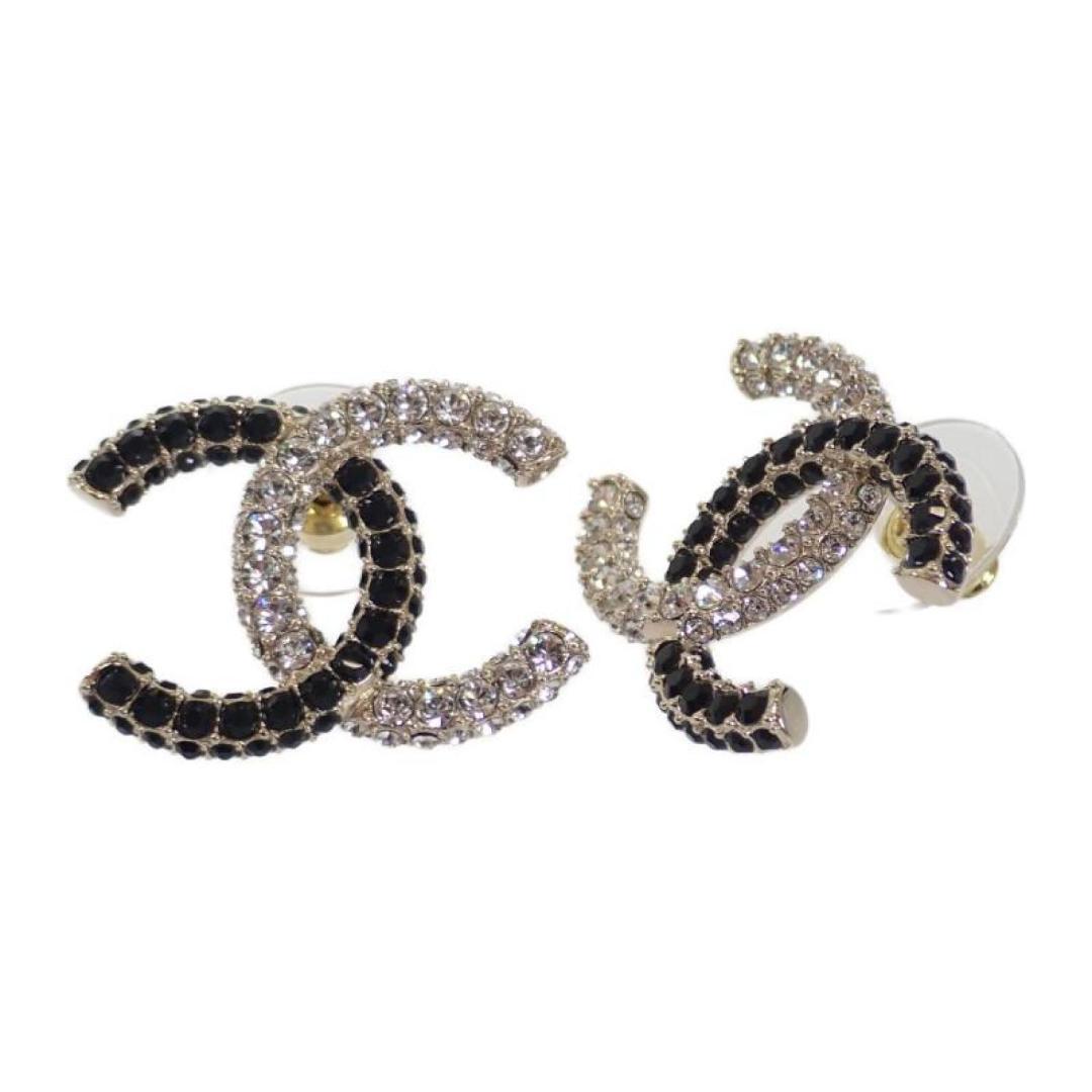存在感のあるピアス【CHANEL】ココマーク ピアス