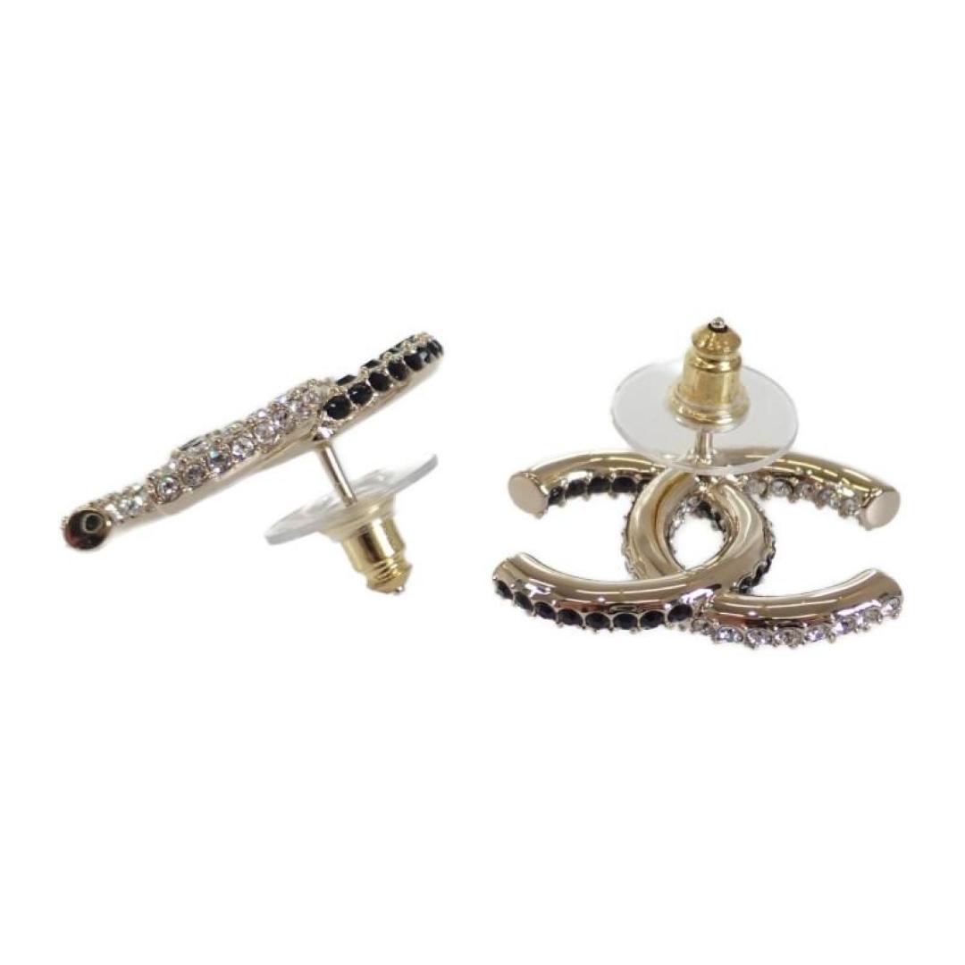 存在感のあるピアス【CHANEL】ココマーク ピアス