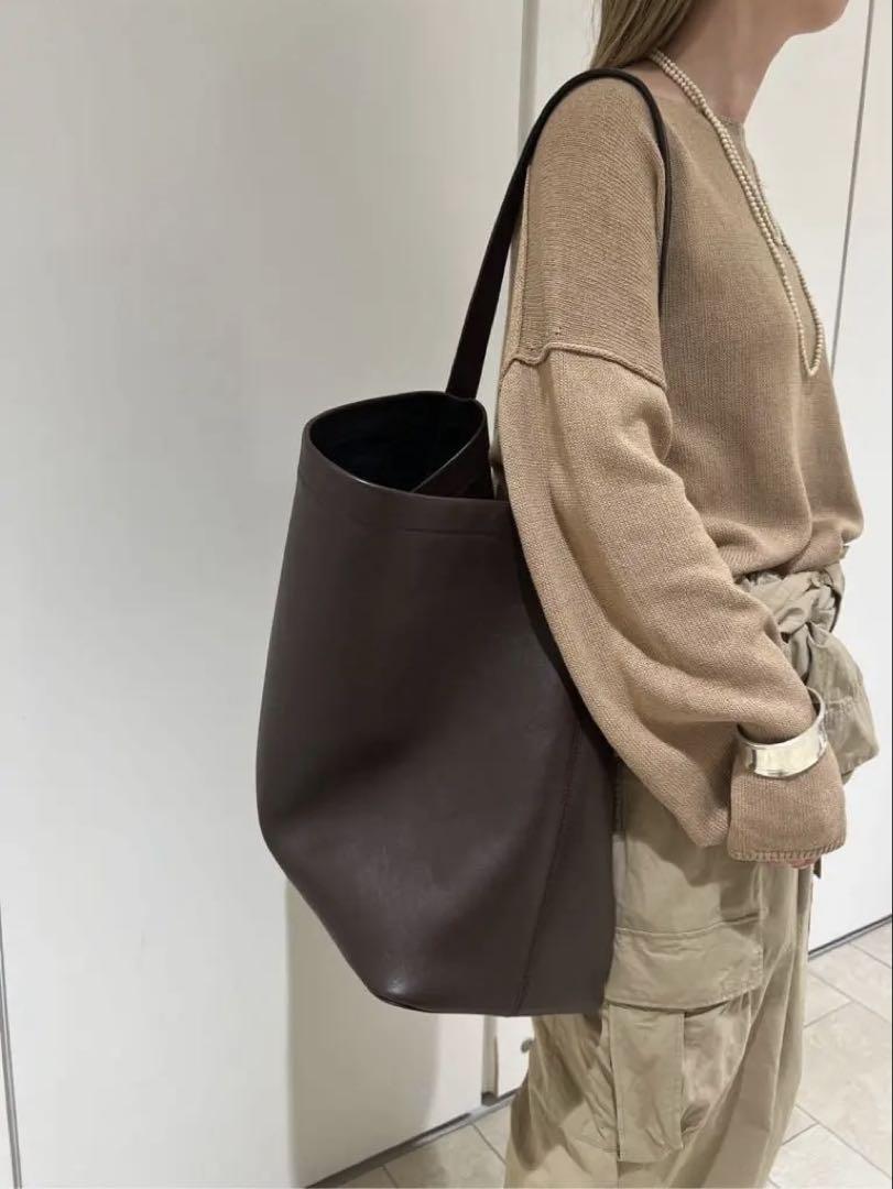 25SS PIETROピエトロ ショルダーバッグ ブラウン　使用一回のみ 極美品 25SS PIETROピエトロ ショルダーバッグ ブラウン 使用一回のみ