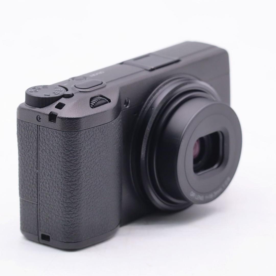 RICOH GR III