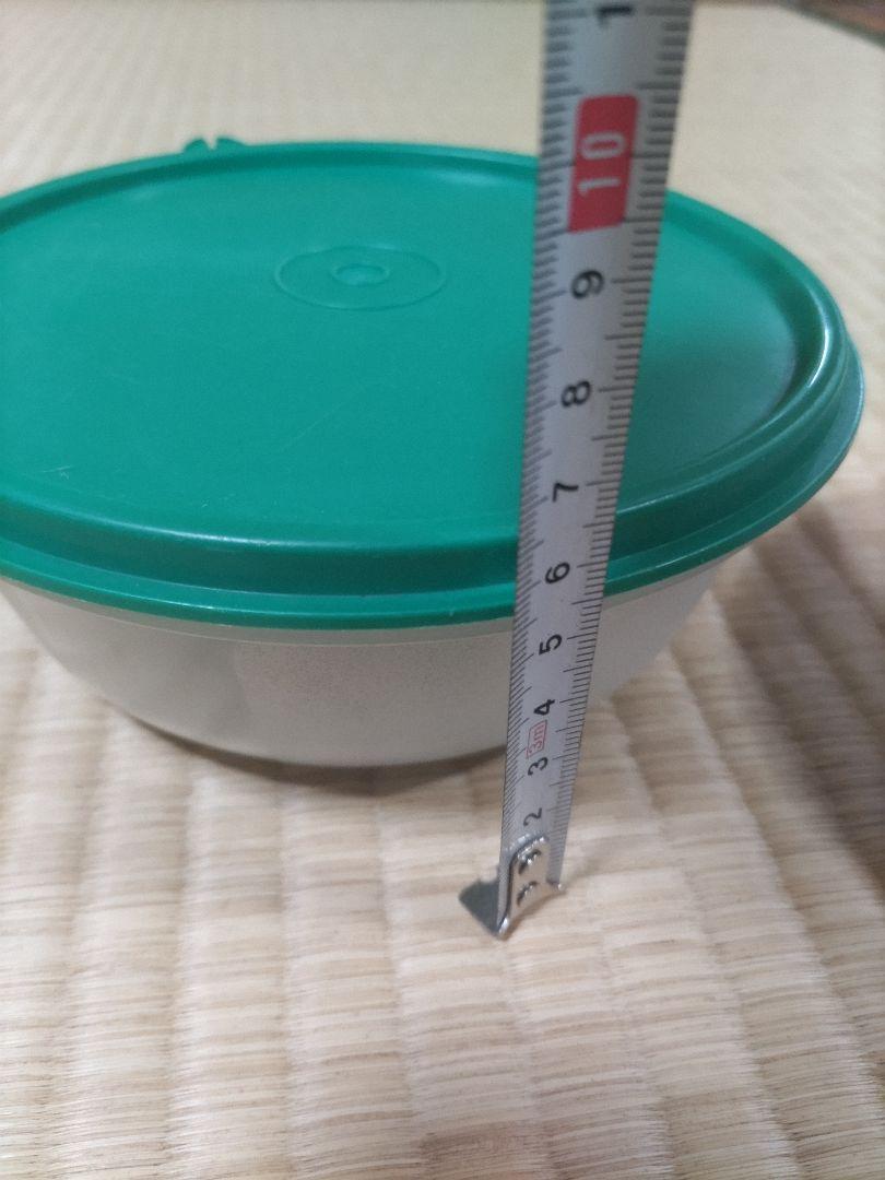 タッパーウェア食品保存容器2個