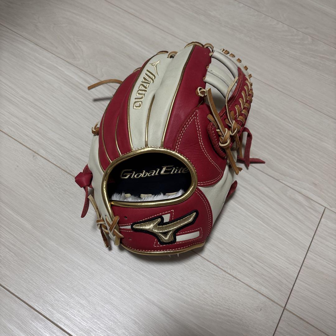 Mizuno Global Elite 野球グローブ 赤白