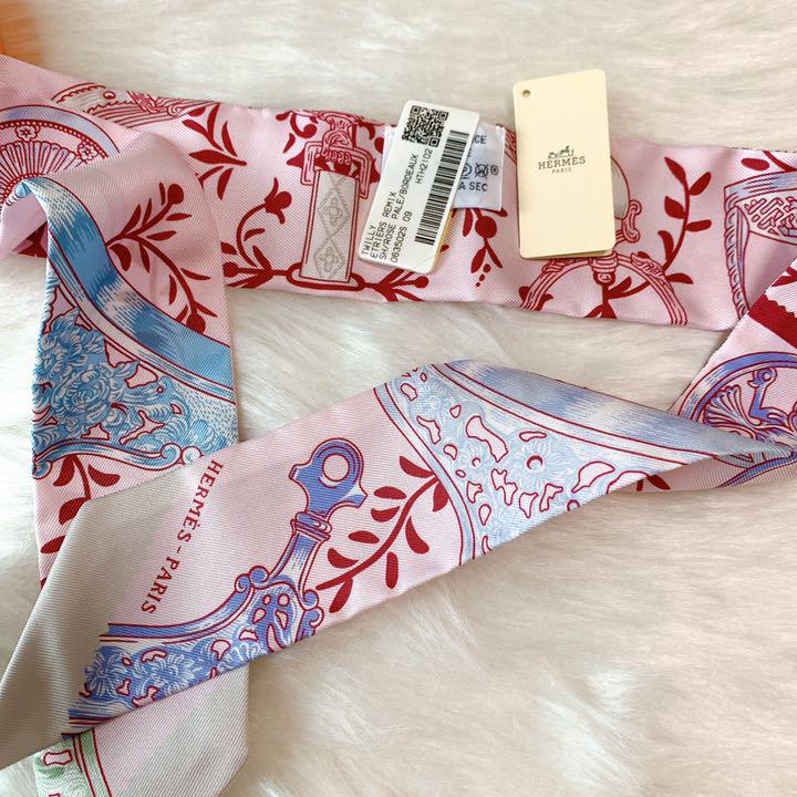 正式的 ツイリー hermes 2021ss 新品 ローズペール リミックス 鎧 - バンダナ/スカーフ 正式的 ツイリー hermes 2021ss 新品 ローズペール リミックス 鎧 - バンダナ/スカーフ