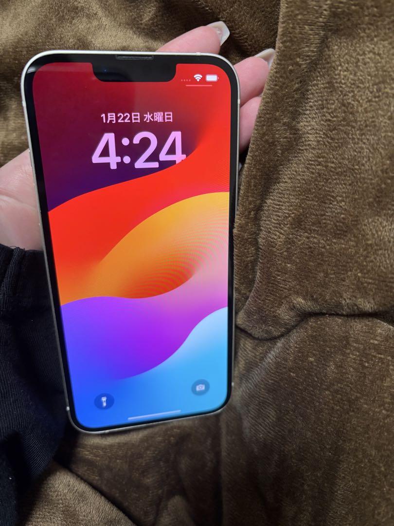 Apple iPhone 13 シルバー 本体