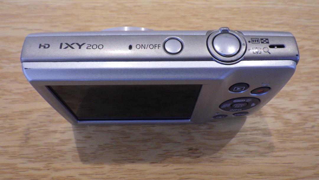 【美品・箱付】Canon（キャノン）IXY 200 コンパクト デジタルカメラ