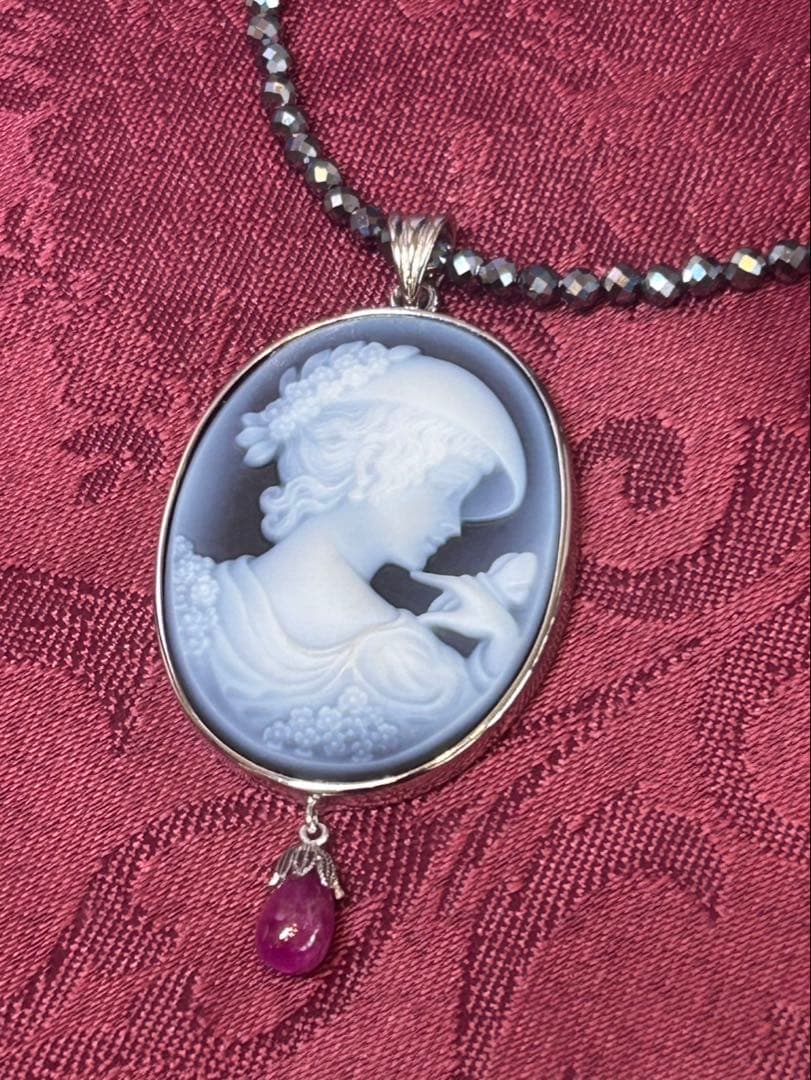 ルビー付きスペシャルカメオ➕k18WG上質ヘマタイト形状記憶ネックレス ルビー付きスペシャルカメオ➕k18WG上質ヘマタイト形状記憶ネックレス