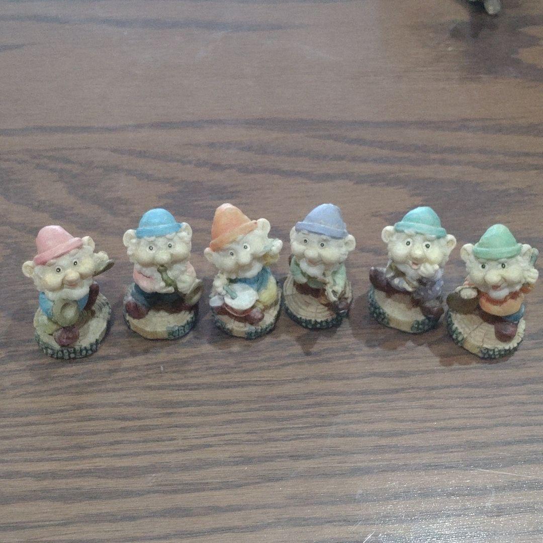 6人の小人置物