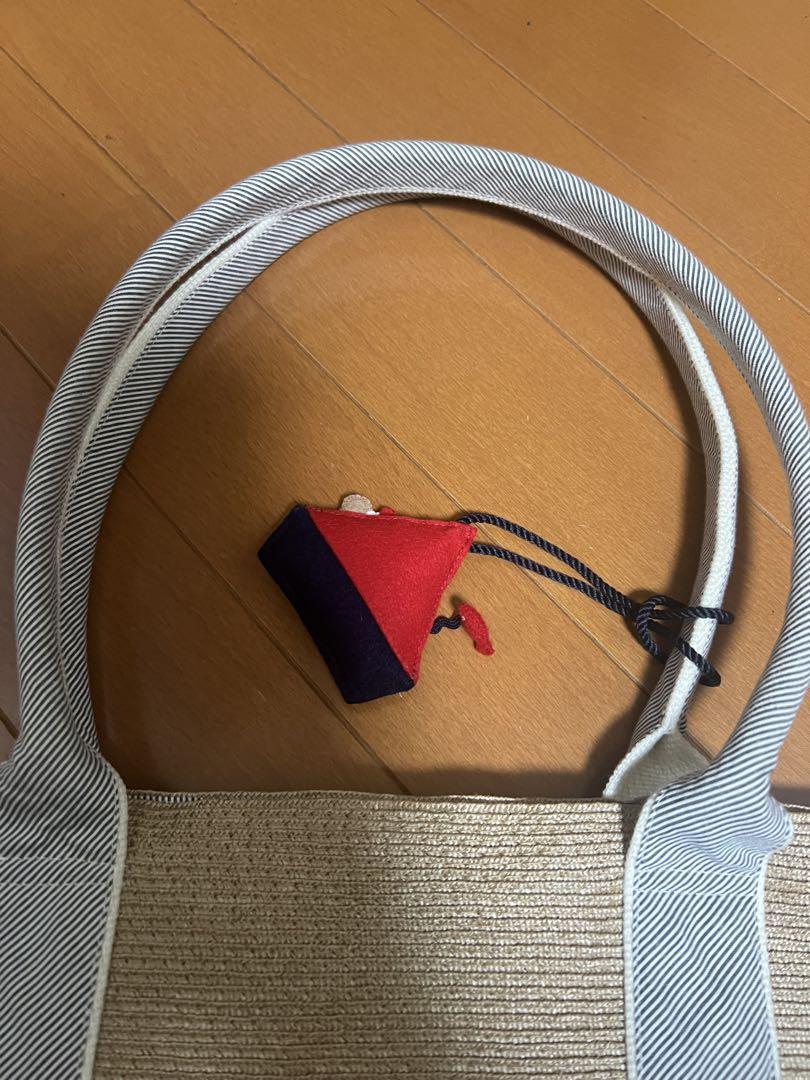 ファミリア　カゴバック　チャーム付き