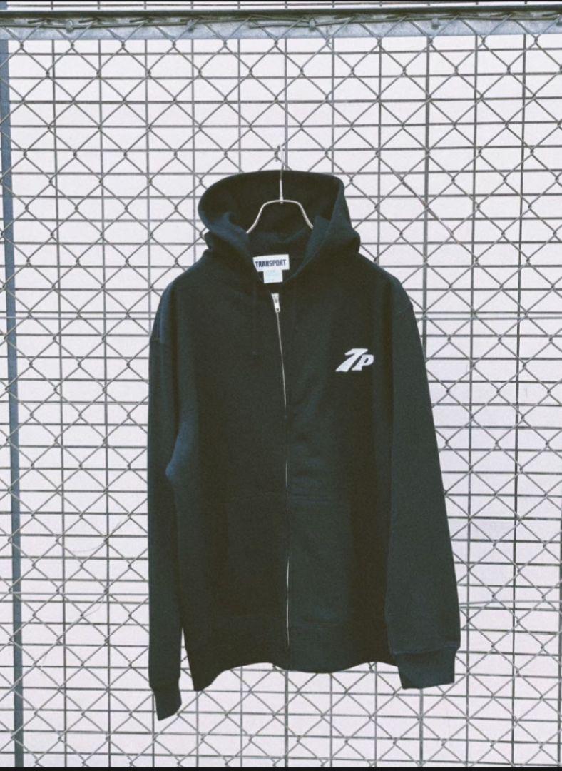 transport tspt zipupパーカー　black