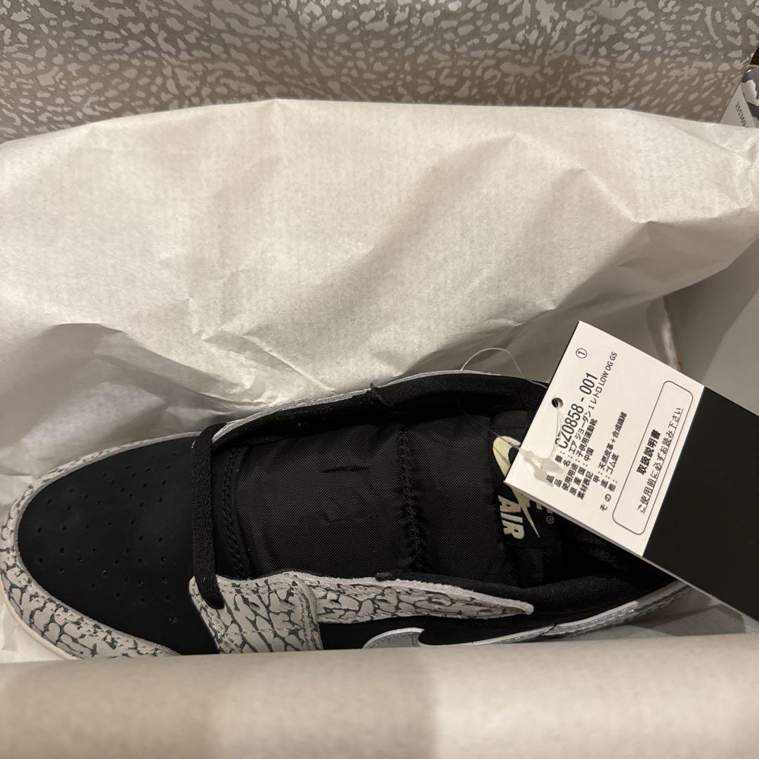 NIKE エアジョーダン1 ブラックセメント