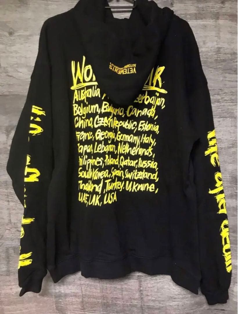 偉大な vetements パーカー 試着のみ タグ付き パーカー