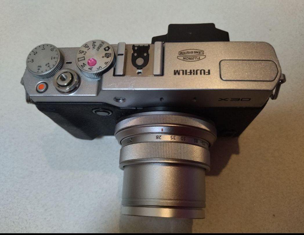 【ジャンク品】フジフィルム、X30（コンパクトデジタルカメラ）