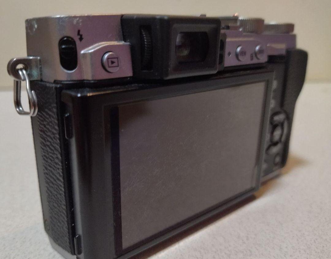 【ジャンク品】フジフィルム、X30（コンパクトデジタルカメラ）