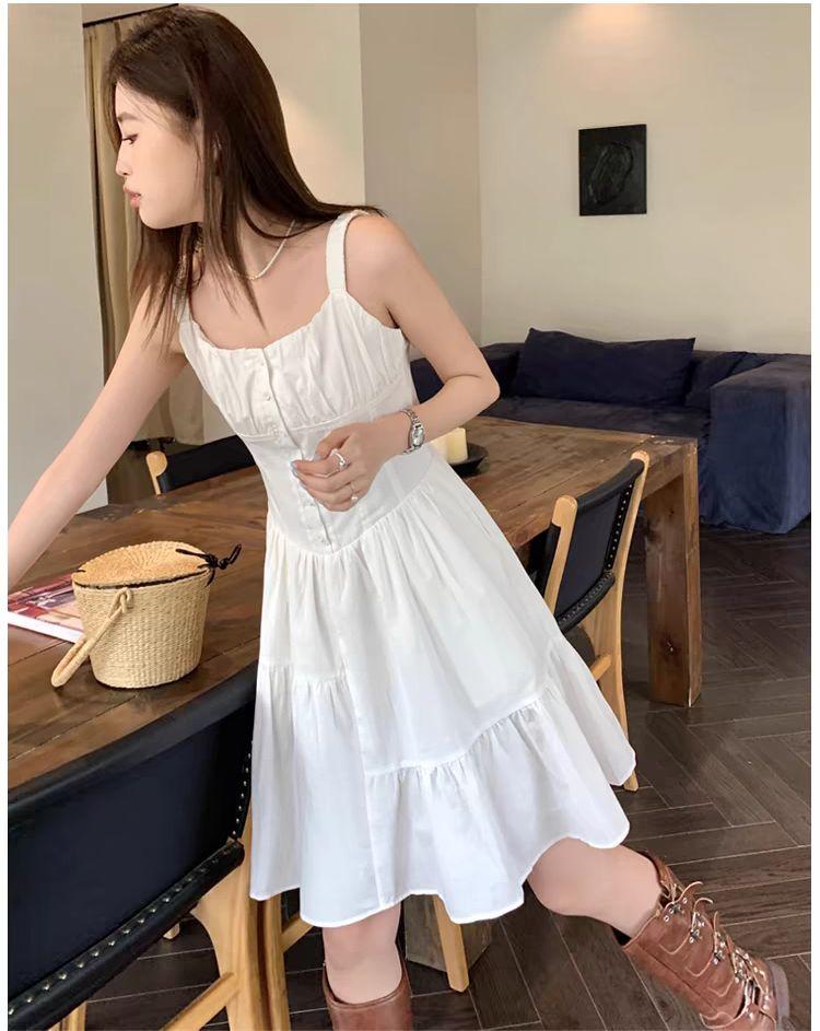 夏のお出かけにぴったり♪ひざ丈ワンピースシンプルデザイン