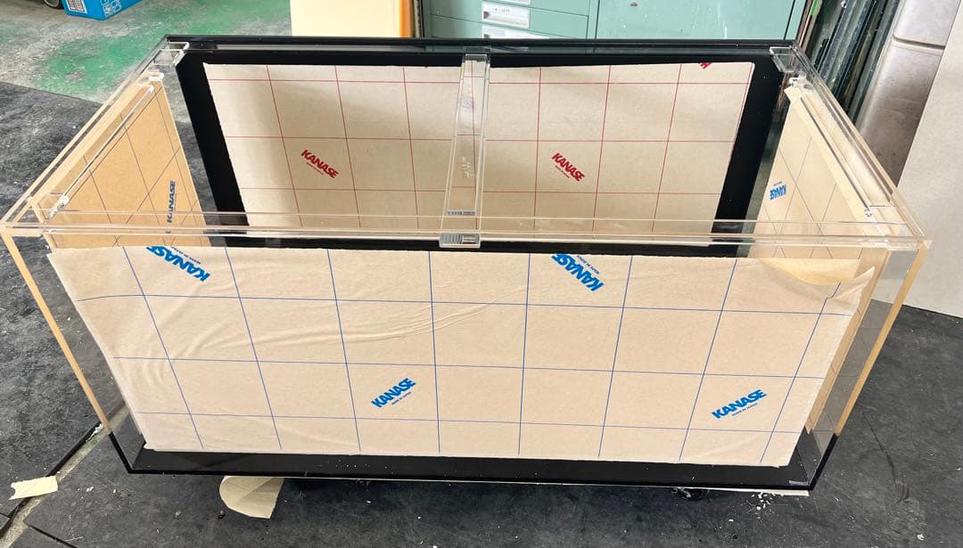 大放出セール】訳ありアクリル水槽900×450×420 背、底黒 魚用品