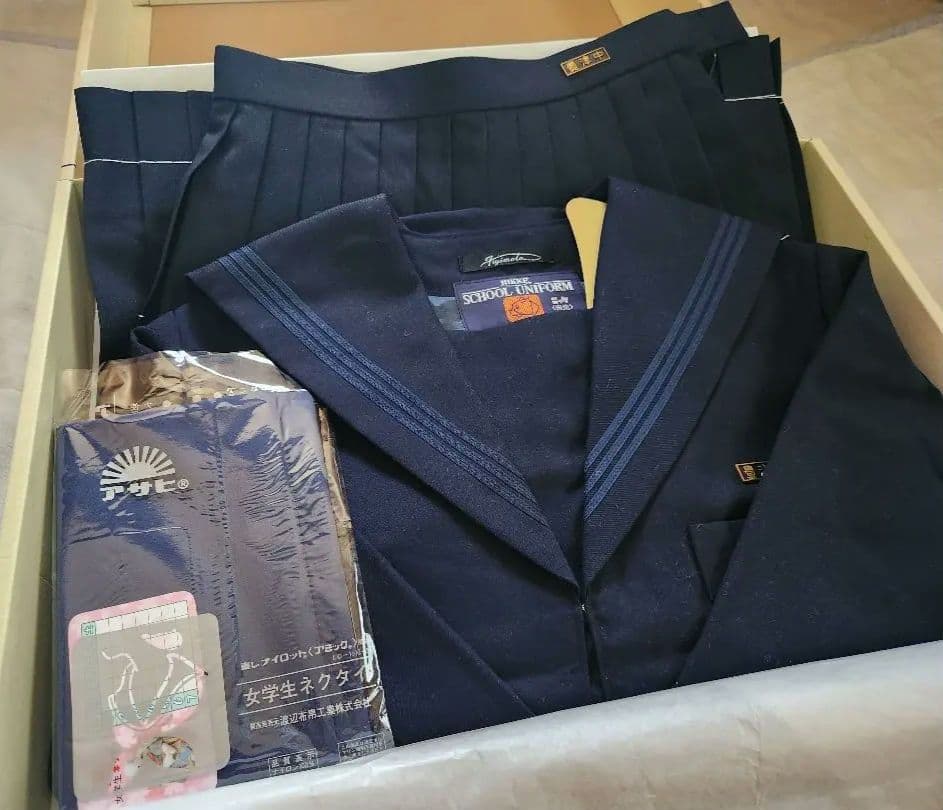 【新品・未使用】セーラー服160、スカートW62、スカーフ 通学用女子制服