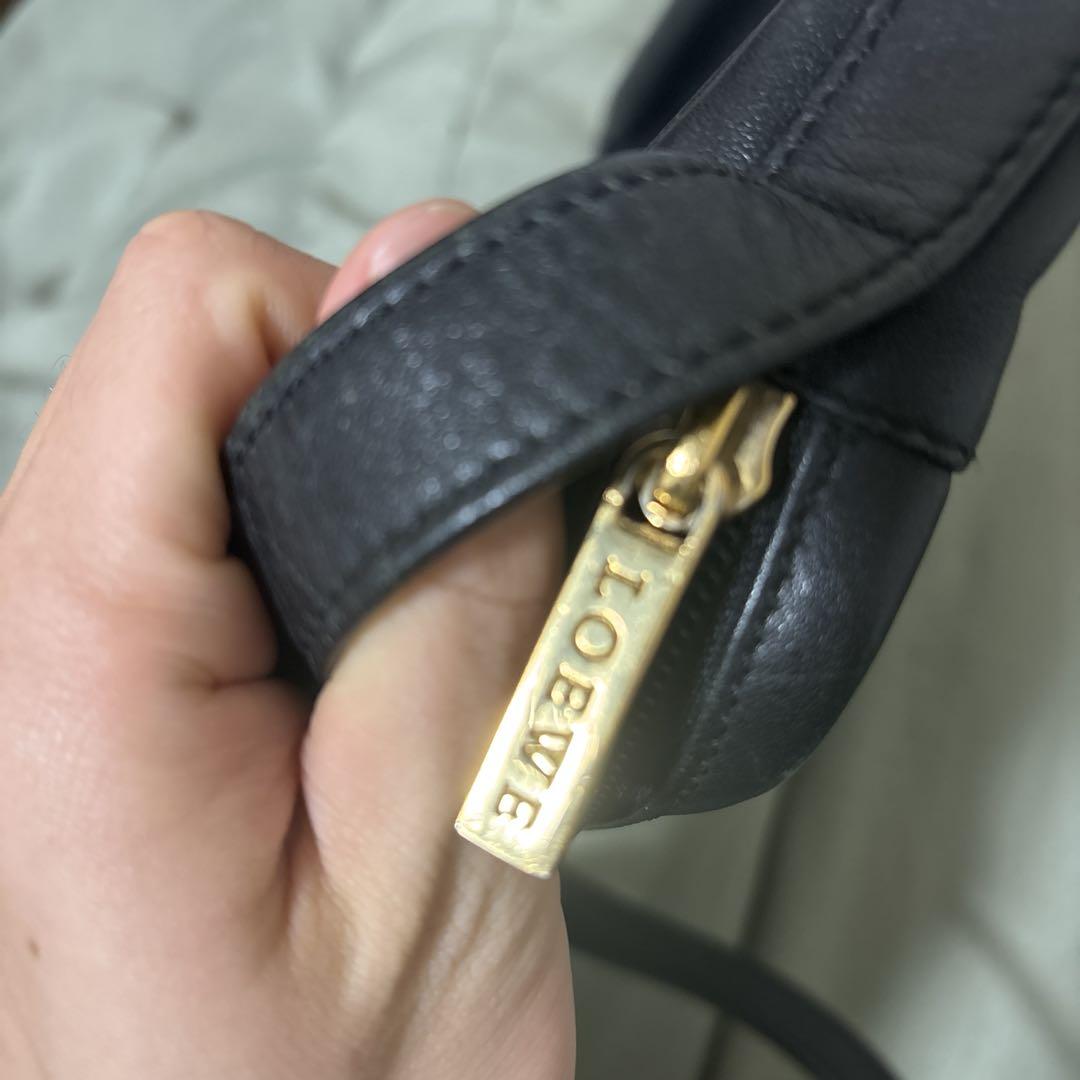 美品 LOEWE ブラック レザー ショルダーバッグ