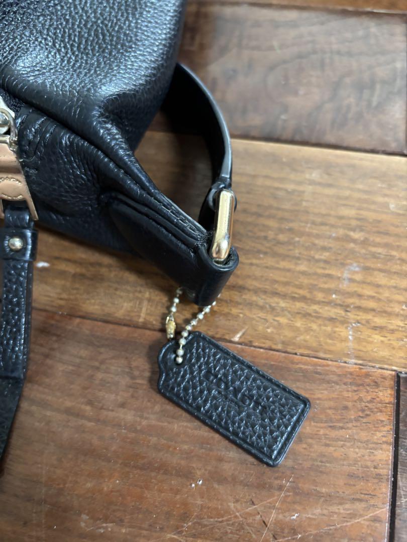 COACH コーチ　ブラック ボディバッグ　ワンショルダー　レザー