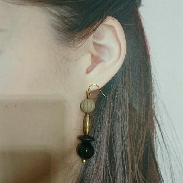 【Soldout】No.11 ヴィンテージ風 大ぶりビーズピアス