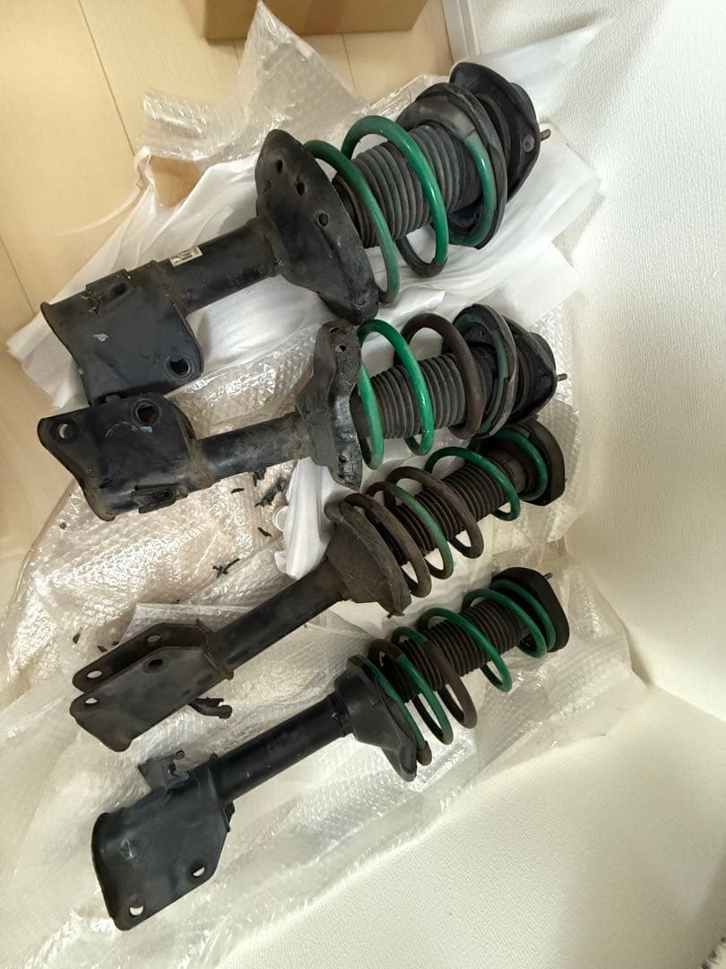 インプレッサwrx sti gdb 純正サスペンション傷や汚れあり