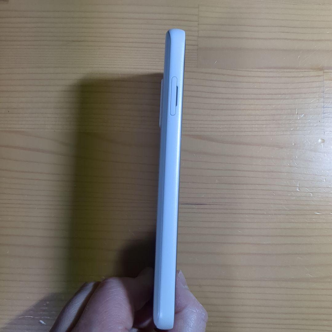 arrows We F-51B スマートフォン 本体　中古