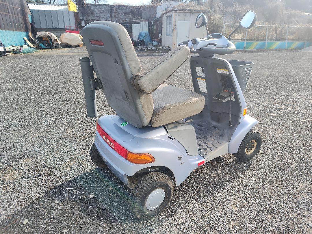 引き取り希望 SUZUKI セニアカー 電動カート スズキ セニアカー 電動カート 簡易車庫付き シニアカー 介護用品