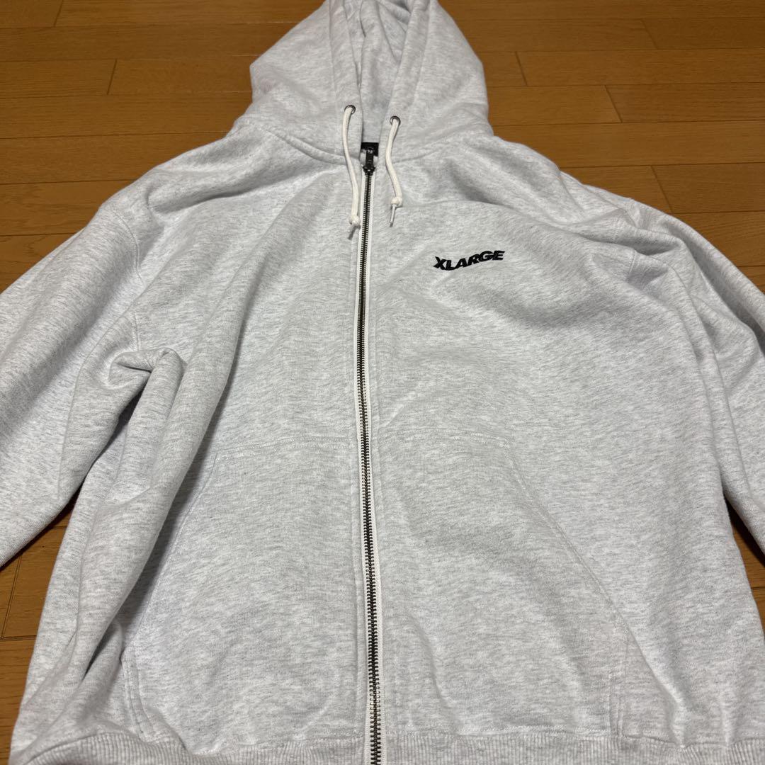 XLARGE グレージップパーカー
