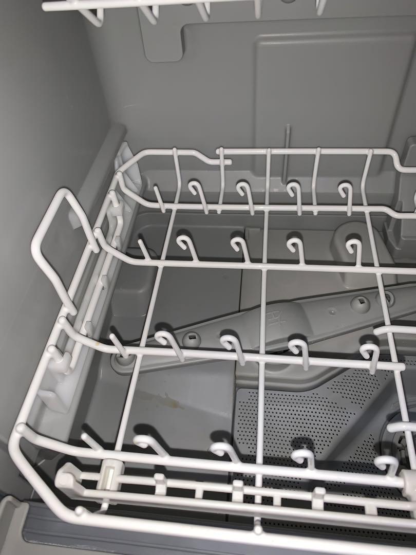 2023年製　パナソニック 電気食器洗い乾燥機 NP-TSK1-W