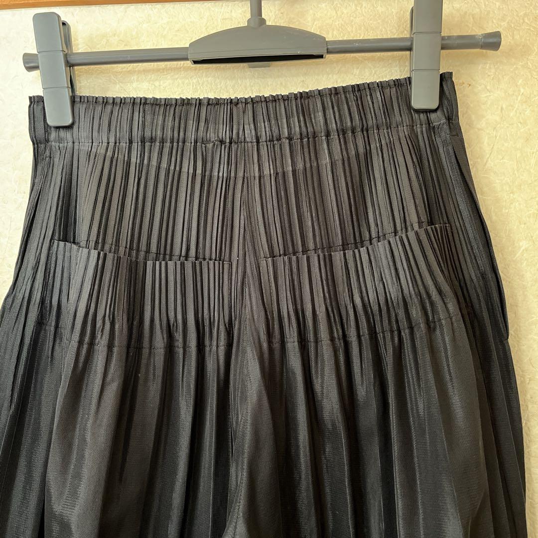 PLEATS PLEASE イッセイミヤケ　プリーツパンツ　サイズ3