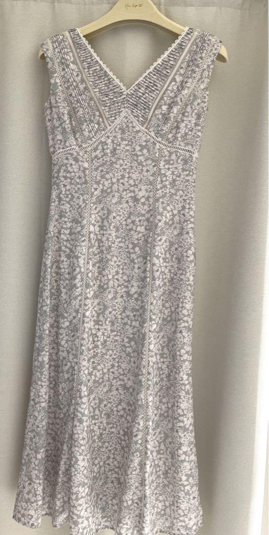 ワンピース Lace Trimmed Floral Dress herlipto