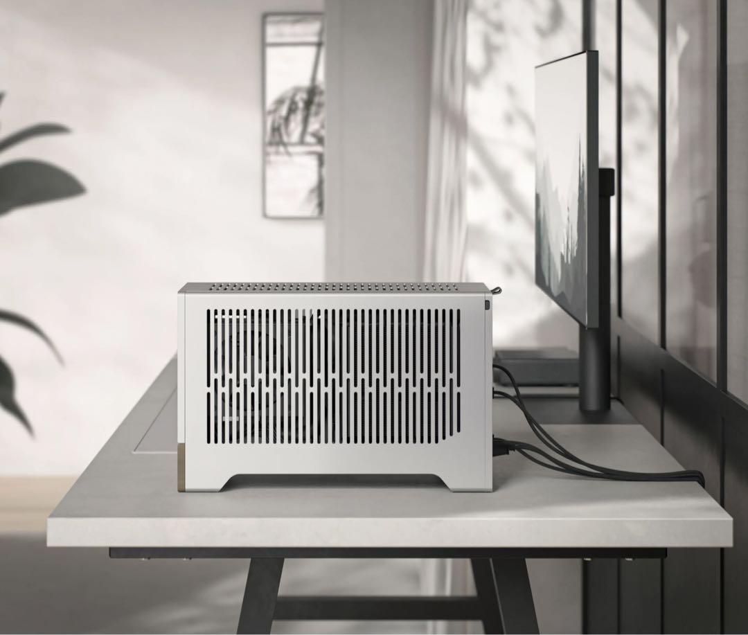 【Fractal Design】Terra Silver