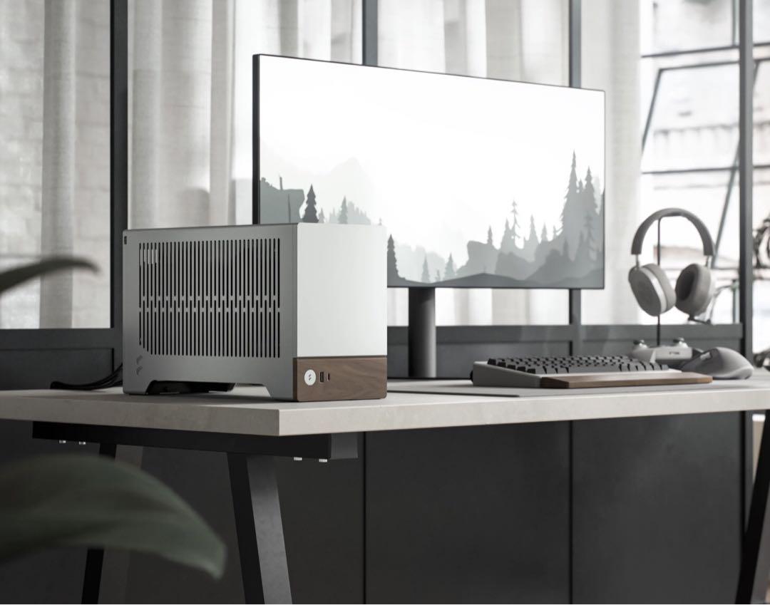 【Fractal Design】Terra Silver