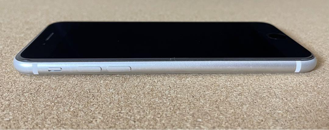 iPhone SE 第2世代 64GB ホワイト 画面背面ひびあり SIMフリー 背面割れ】iPhoneSE第2世代 64GB ホワイト(SIMフリー)