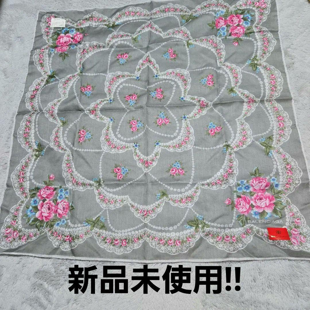 お値下げ品！】BALENCIAGA 花柄スカーフ 50 x 50 cm - メルカリ