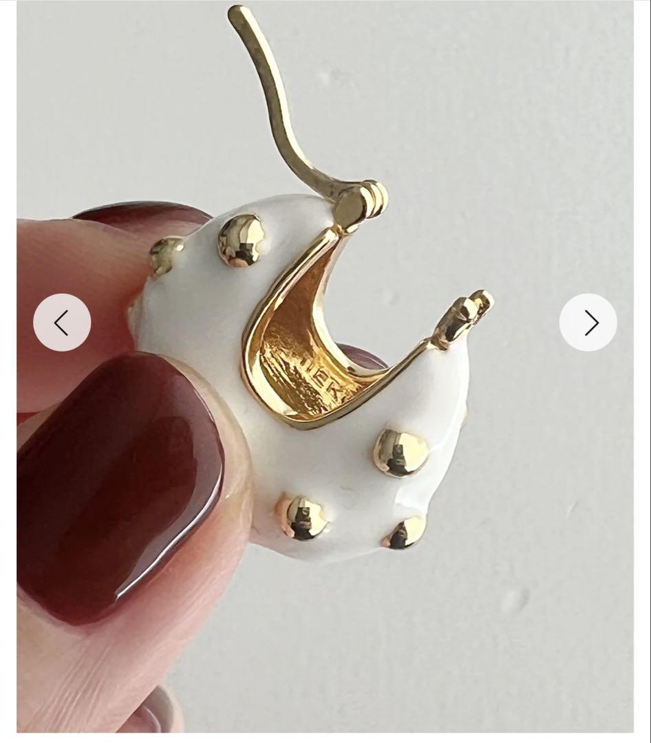 【新品】CHIEKO+ チエコプラス deco pierce デコピアス 白 新品】CHIEKO+ チエコプラス deco pierce デコピアス 白