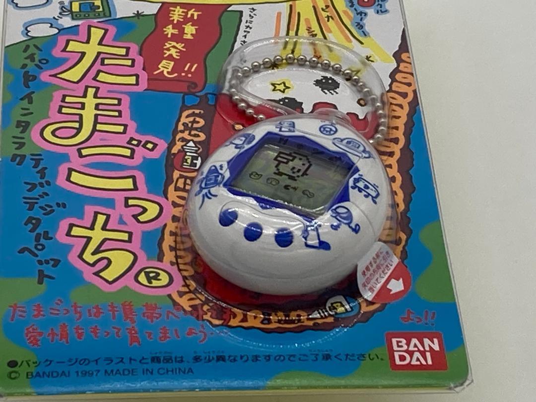 バンダイ たまごっち ホワイト/ブルーイラストモデル