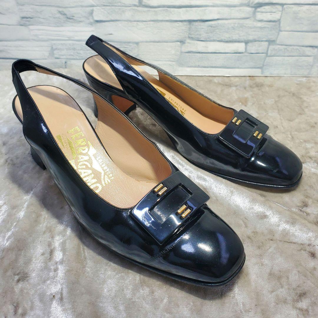 美品☆サルヴァトーレフェラガモ パンプス 23.5 黒 ブラック ゴールド 6D 美品】✨サルヴァトーレフェラガモ 23.5cm パンプス 黒 エナメル