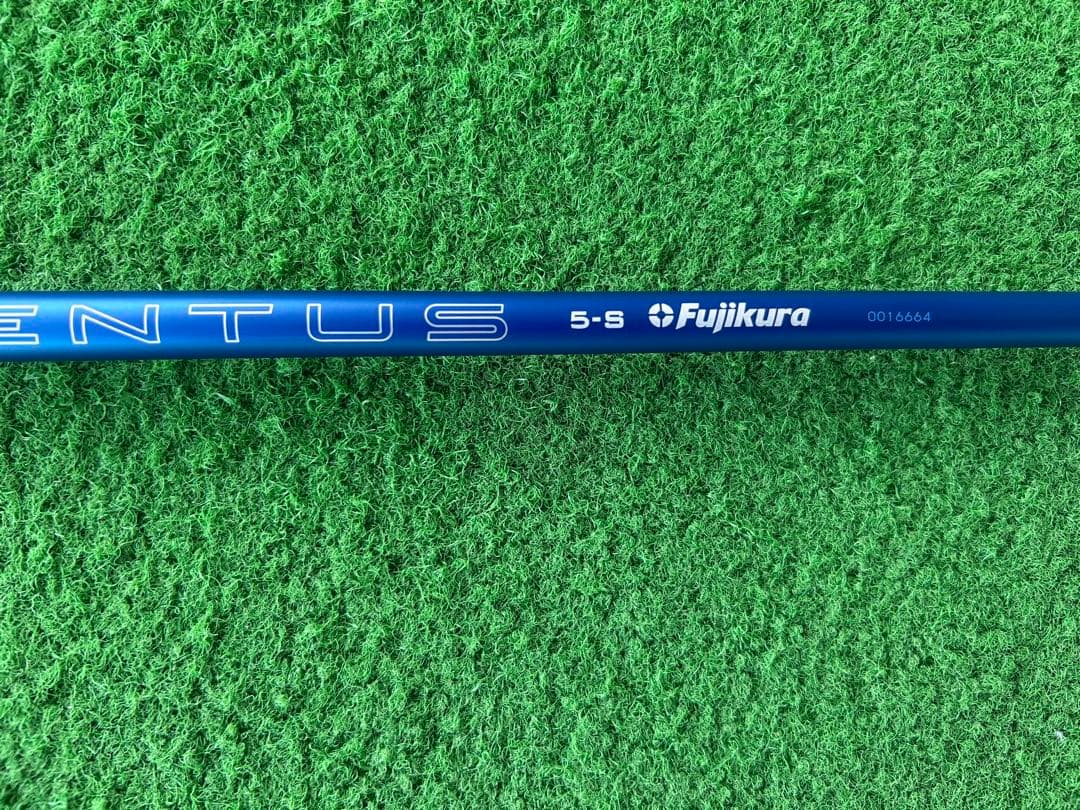 24ベンタスブルーベロコア5 S ドライバー用キャロウェイスリーブ目立った傷や汚れなし
