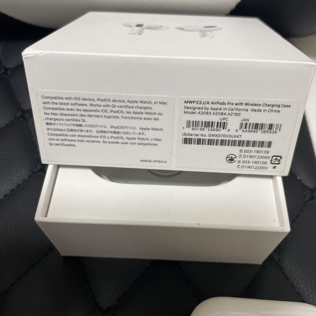 “Designed by Apple in California” 小さい方 25 airpods pro Apple純正品 美品 完動品 イヤホン