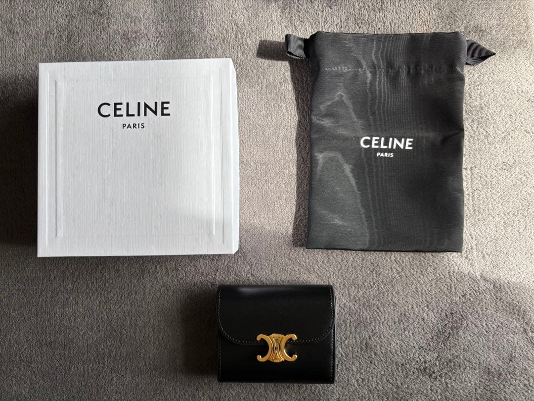 極上品 CELINE ブラックレザー 三つ折り財布 極上品 CELINE ブラックレザー 三つ折り財布