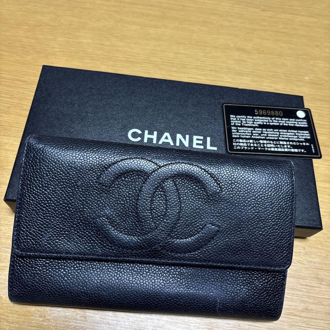 シャネルキャビアスキン黒財布 長財布