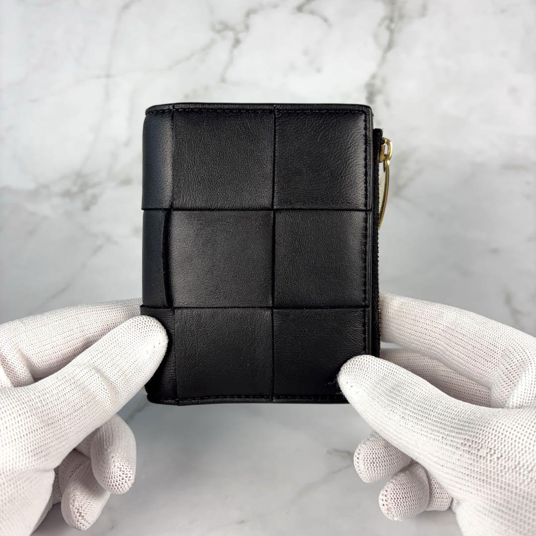 BOTTEGA VENETA ブラック二つ折り財布