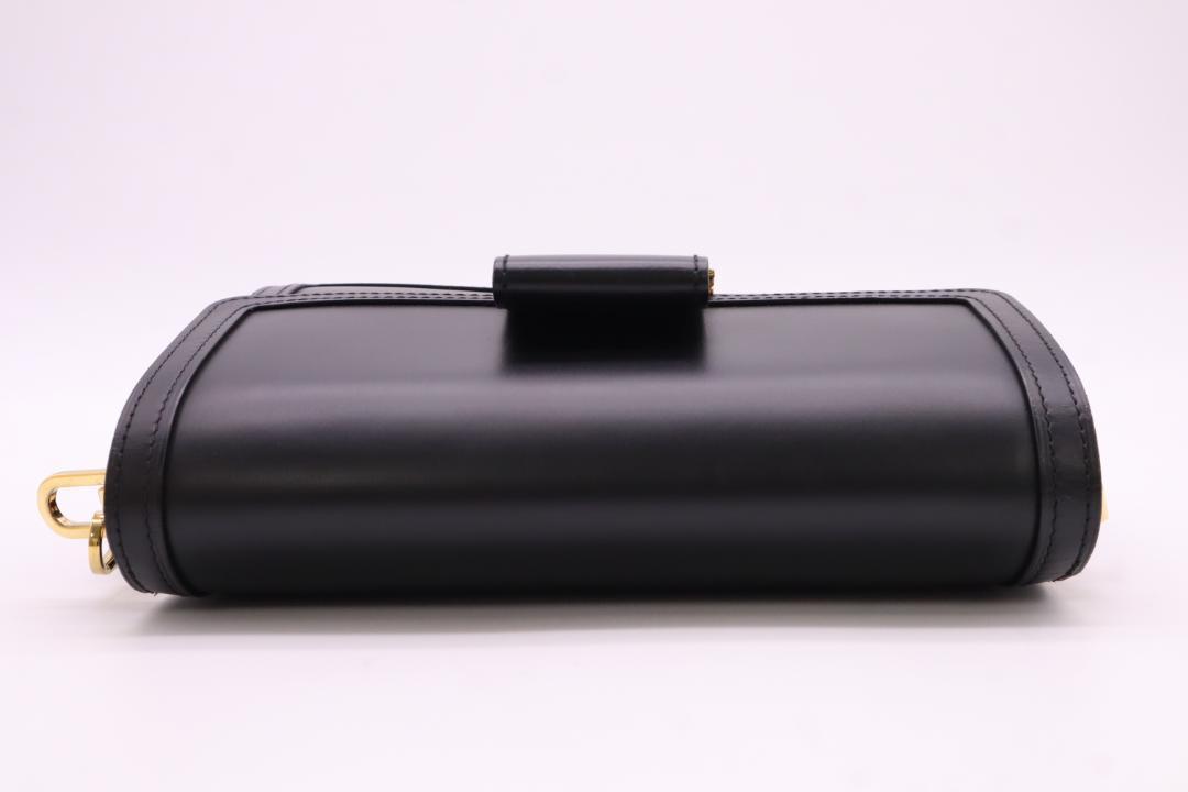 LOUIS VUITTON ショルダーバッグ LVロック ドーフィーヌMM 黒