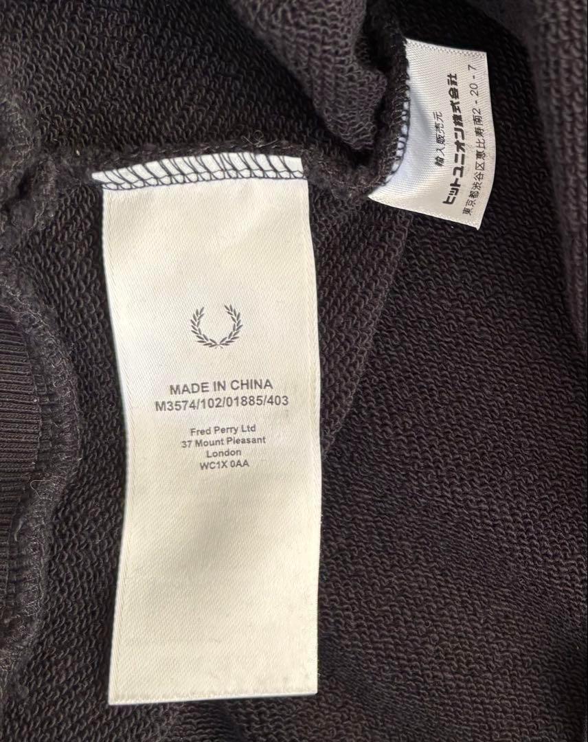 FRED PERRY フレッドペリー　刺繍ロゴ　ハーフジップ　スウェット